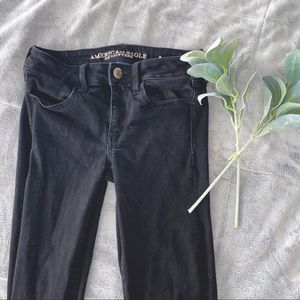 AE Black Size 2 Women’s Skinny Jeans